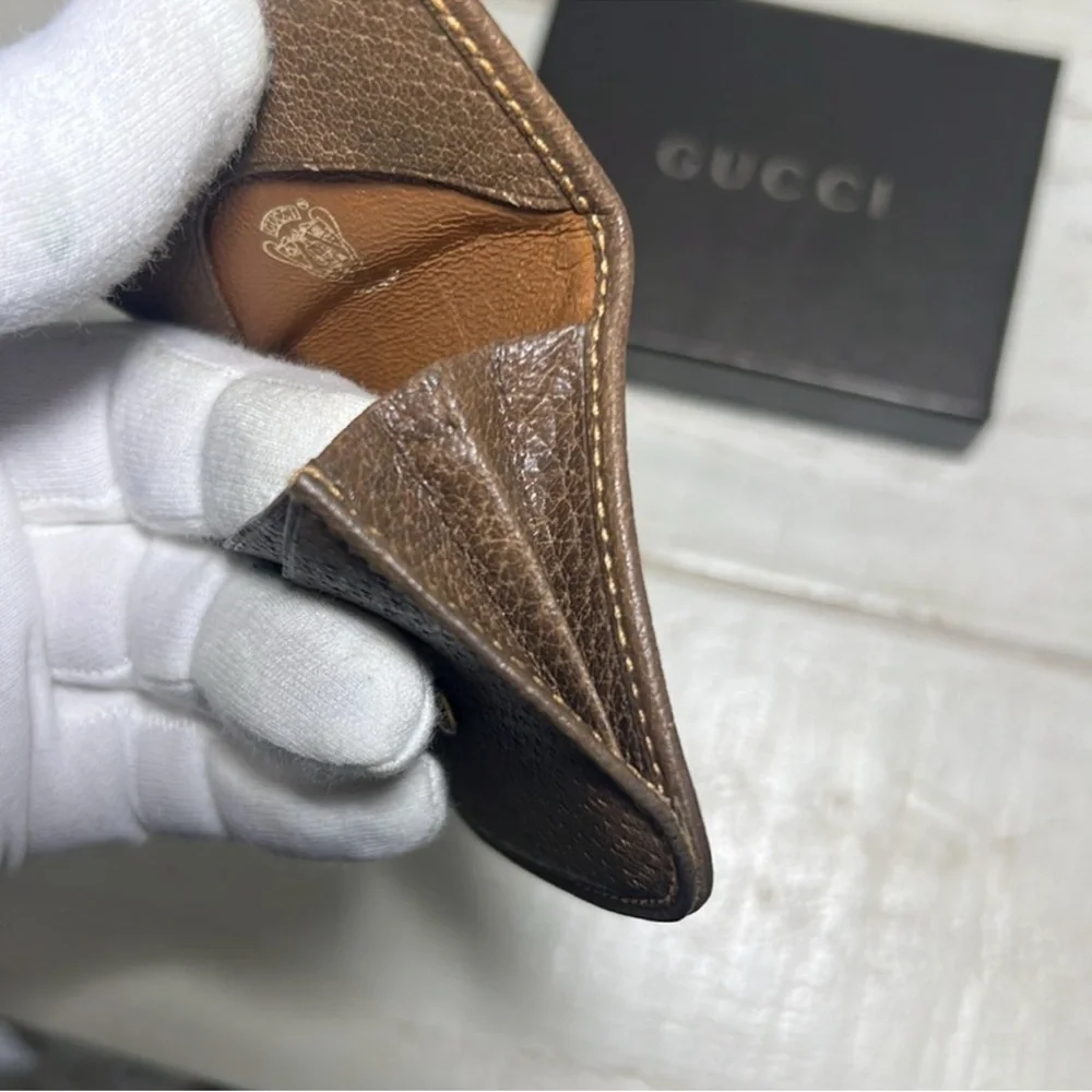 Gucci Tan and Cream Monogram Coin Holder - Picture 14 of 16